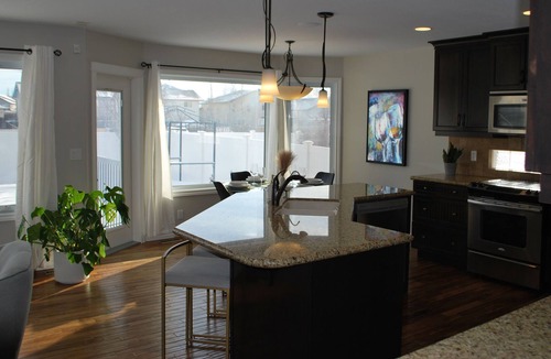 Sylvan Lake House | Comfort and style staying at an Executive House!