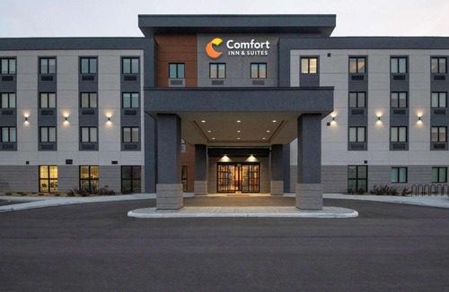 Carleton Place Hotel | Comfort Inn & Suites