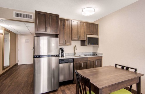 Red Deer Hotel | Comfort Inn & Suites Red Deer