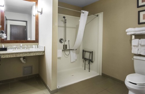 North Industrial Hotel | Comfort Suites Saskatoon