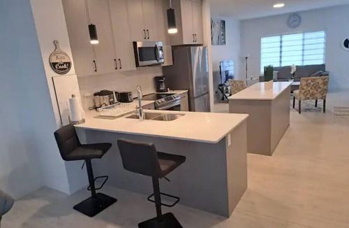 Northeast Edmonton House | Comfortable King Size BRM 1.5 BTH & Garage parking