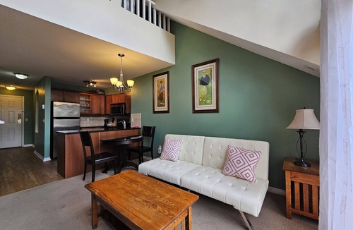 Quail Ridge Apartment | Comfortable Loft With Golf Course View -310