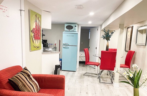 Hamilton Apartment | Comfy 2BR Bsmt apt - near downtown and Gage park