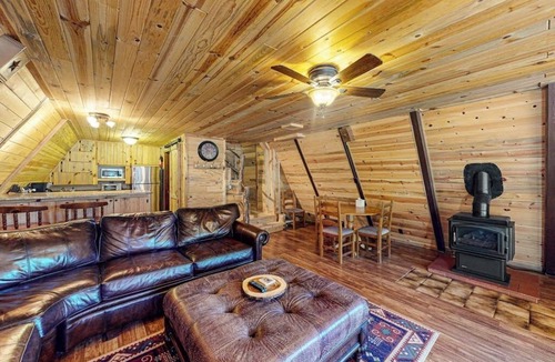 Ponderosa Pines House | Comfy Cabin w/Mountain Views/Free WiFi/Firepit/Washer/Dryer - Near Wolf Creek