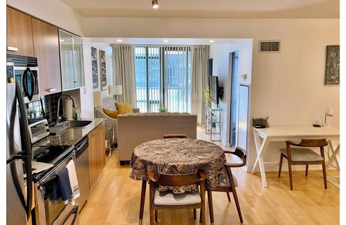 Bay Cloverhill Condo | Comfy Condo in the Centre of Downtown Toronto