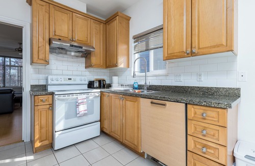 Renfrew-Collingwood House | Comfy Home in Heart of Vancouver-Easy Access to YVR, Skytrain, Downtown