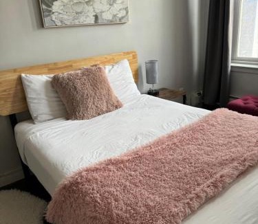 Whyte ave Hotel | Commercial Hotel
