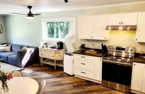 Canoe House | Commorancy in Canoe