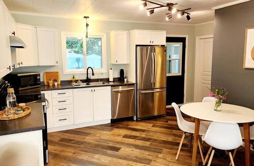 Canoe House | Commorancy in Canoe