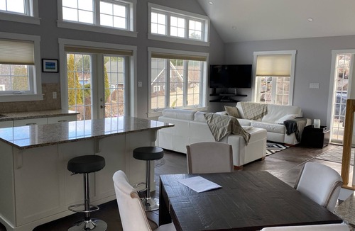 Upper Blandford Cottage | Compass cabin in Deep Cove