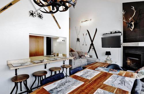 Stoneham Apartment | Condo 304 33 Chemin du Hameau by Les Chalets Alpins