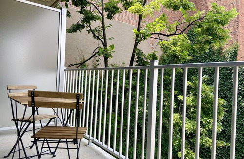 Quartier des Spectacles Apartment | Condo apartment with private terrace in the Quartier des Spectacles