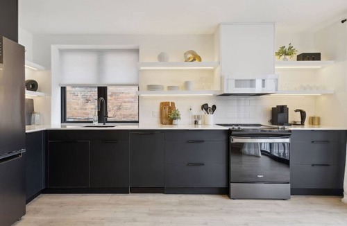 Collingwood Condo | Condo for 4 Overlooking Downtown Collingwood