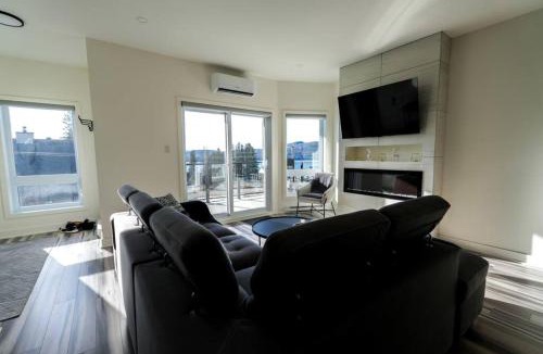 Saint Donat Apartment | Condo le YÉTI -Lake view-St-Donat- dogfriendly