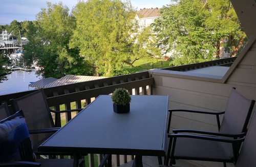 Magog Apartment | Condo of the Inn on the shore of Lake Memphremagog