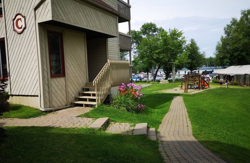 Magog Apartment | Condo of the Inn on the shore of Lake Memphremagog
