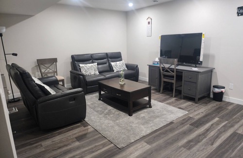 Airdrie Apartment | Confort luxury suite 2 bedrooms 2 beds in Airdrie.