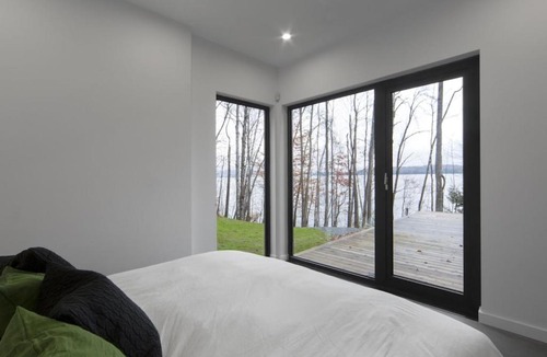 Potton Villa | Contemporary and luxurious property on Lake Memphremagog