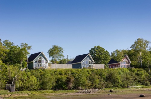 Weymouth Cottage | Contemporary ocean front cottage on the shore of the highest tides in the world.