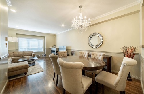 Richmond City Centre House | Convenient and Cozy 3 Bedrooms Townhouse Perfect for Family