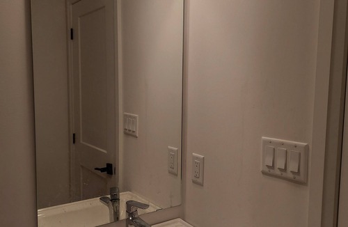 County of Brant Apartment | Convenient room for a peaceful stay in Paris