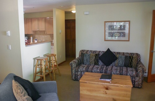 Village North Condo | Convenient Village Location, Free Parking & WiFi, Jet Tub, Ground Floor