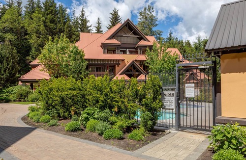 Village North House | Convenient village location, hot tub and pool. Monthly rates