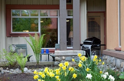 Village North House | Convenient village location, hot tub and pool. Monthly rates