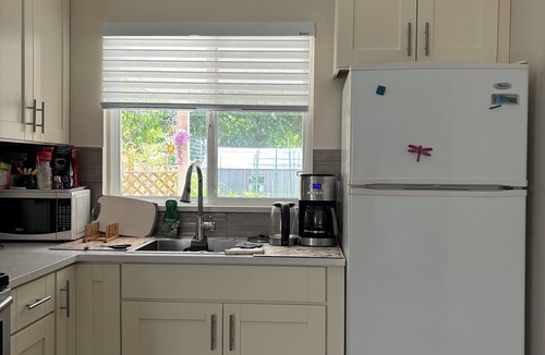 Port Coquitlam House | Coquitlam Center, Two-bedroom Suite, Newly Renovated, Steps to SkyTrain
