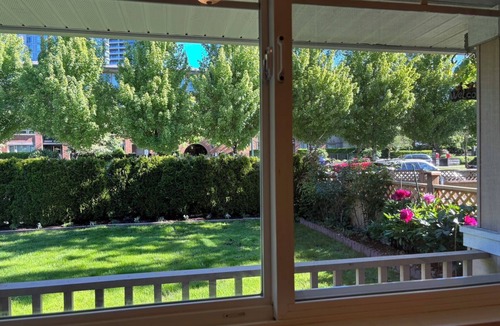Port Coquitlam House | Coquitlam Center, Two-bedroom Suite, Newly Renovated, Steps to SkyTrain