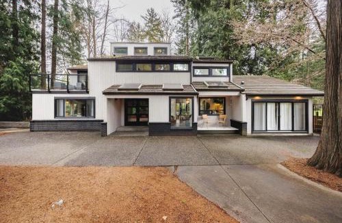 Maple Ridge House | Cora Rivergarden Retreat