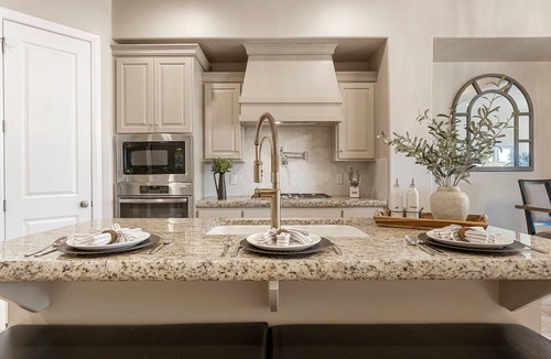 Washington House | Coral Escape, Community Pool + Hot Tub