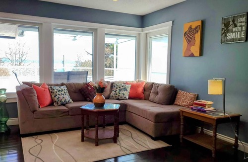 Cordova Bay House | Cordova Bay Executive House - 5 min from the beach