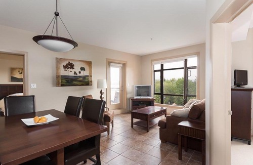 South Pandosy Apartment | Corner Apartment with Lake View #518