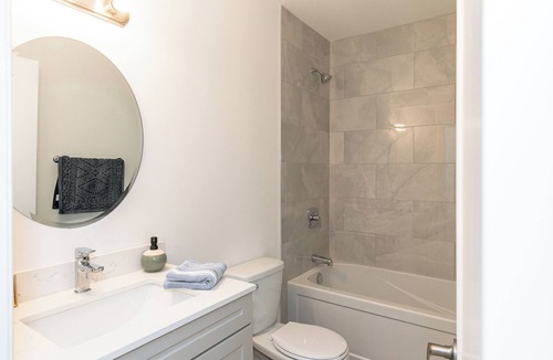 Barrie Apartment | Cosy Apartment Downtown Barrie