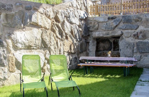 Distelberg Apartment | Cosy apartment for 6 guests with WIFI, TV, patio and panoramic view