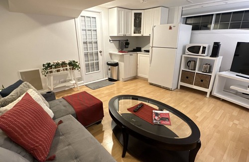 Pierrefonds-Roxboro Apartment | Cosy Apartment house