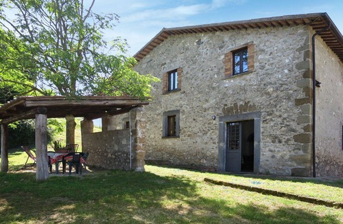 Bagnoregio Villa | Cosy apartment in villa for 2 people with pool, WIFI and patio