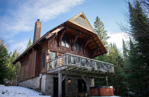 Lac Superieur Village Ski Chalet | Cote Nord Tremblant Chalet MarianCITQ 242012