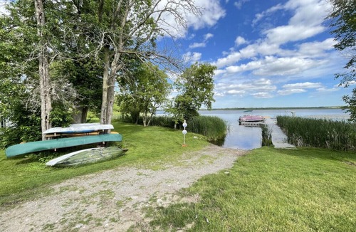 Campbellford House | Cottage #1 - Catch More Resort (Executive House)