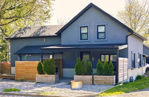 Wainfleet Cottage | Cottage 1: Charming Cottage Steps from the Lake