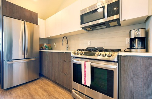 Wainfleet Cottage | Cottage 18: Lower-Level Beachfront Unit in 4-Plex