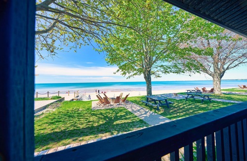Wainfleet Cottage | Cottage 3: Beachfront Cottage Escape