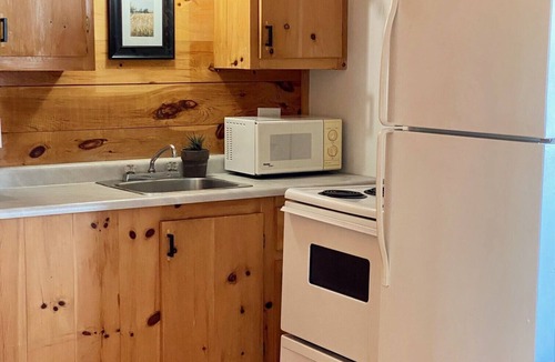 French River Cottage | Cottage #4 - 2 bedroom - family & pet friendly!