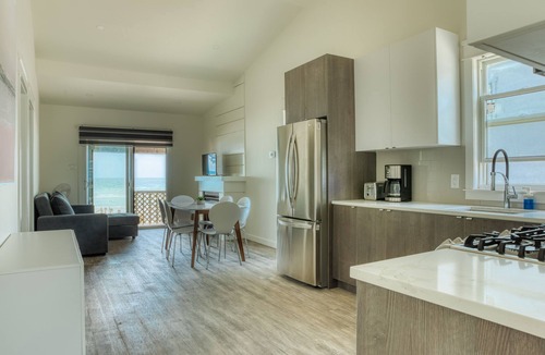 Wainfleet Cottage | Cottage 4: Beachfront Cottage Escape
