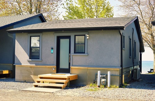 Wainfleet Cottage | Cottage 4: Beachfront Cottage Escape