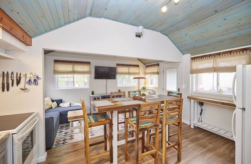 Wainfleet House | Cottage #4 · Lake Haven Beach Resort