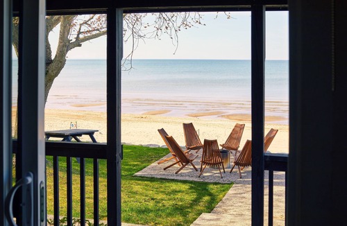 Wainfleet Cottage | Cottage 5: Beachfront Cottage Escape