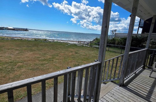 Hunts Point Cabin | Cottage # 9 Hunts Point Beach Cottages - 1 bedroom