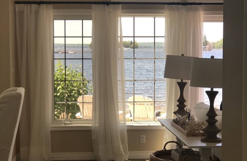 Honey Harbour Cottage | Cottage in Muskoka, Georgian Bay. 3 bed 2 bath with shallow entry beach